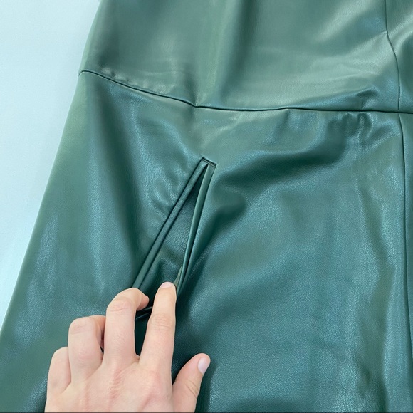 Ann Taylor • Green Faux Leather Shift Dress • 14 - Picture 6 of 10